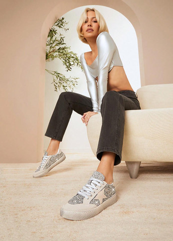 Цветные кроссовки SHEIN