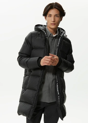 Черная зимняя куртка Lacoste