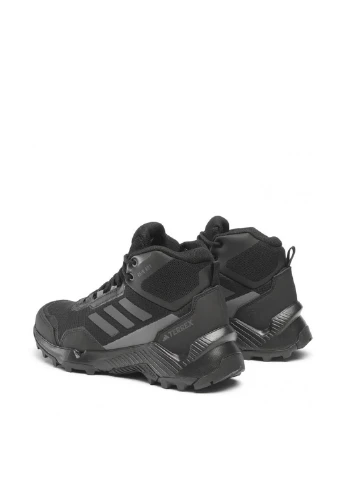 Черные зимние ботинки adidas