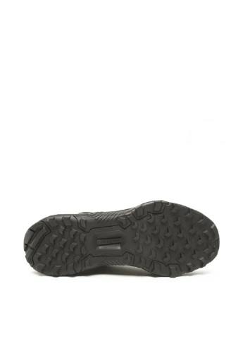 Черные зимние ботинки adidas