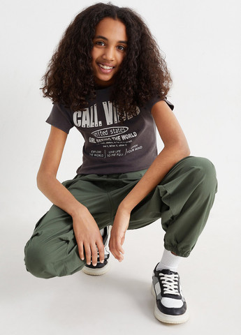 Сіро-коричнева літня футболка C&A