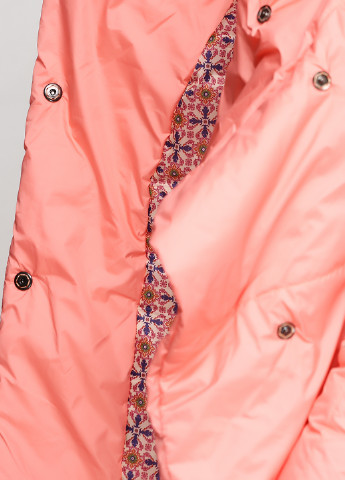 Персиковая зимняя куртка SFN