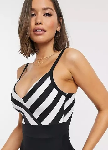 Чорний літній купальник Asos