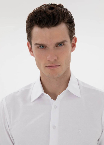 Белая классическая рубашка однотонная Pierre Cardin