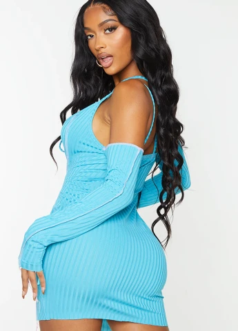 Бірюзова коктейльна сукня з відкритими плечима PrettyLittleThing однотонна