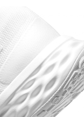 Белые всесезонные кроссовки Nike Revolution 6 Next Nature