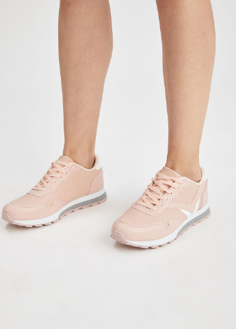 Розово-лиловые демисезонные ботинки DeFacto