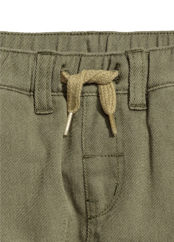 Хаки кэжуал демисезонные брюки прямые H&M