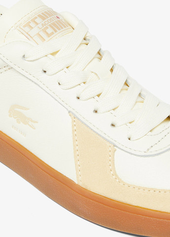 Бежевые кеды Lacoste