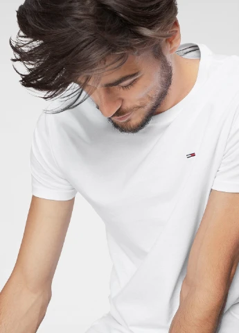Белая футболка Tommy Jeans