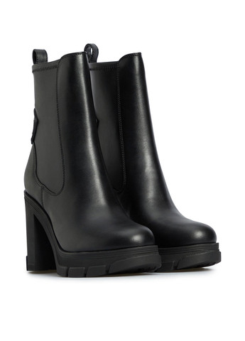 Чорні демісезонна ботильйони Guess