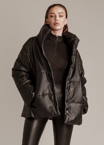 Черная зимняя утепленная oversize-куртка из кожи Gepur