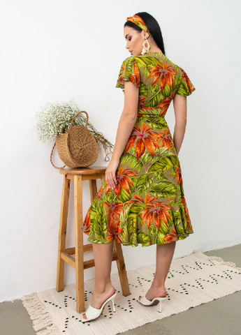 Оливковое кэжуал платье на запах Larionoff с цветочным принтом