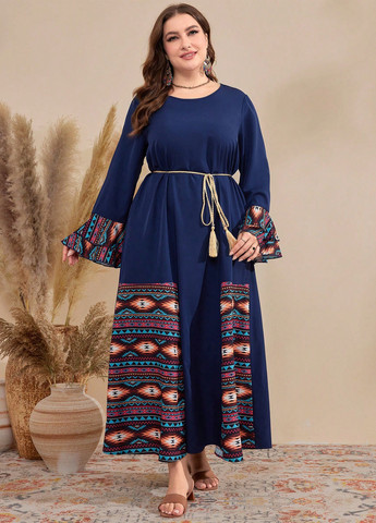 Темно-синя кежуал сукня а-силует SHEIN з орнаментом