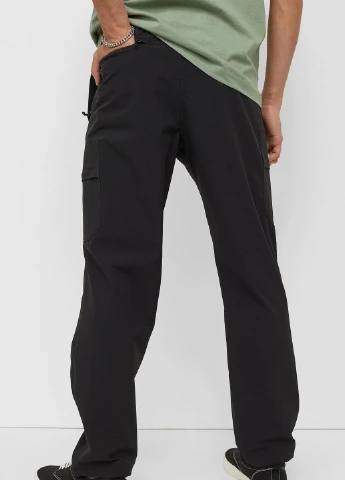 Черные демисезонные брюки H&M