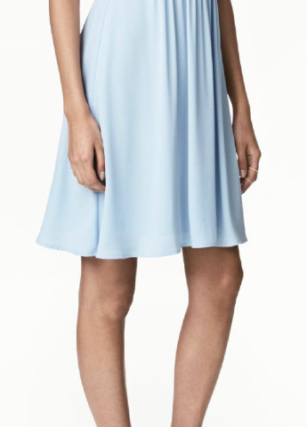 Светло-голубое пляжное платье H&M однотонное
