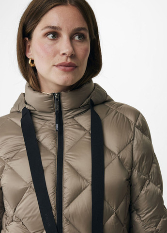 Бежева зимня куртка Mexx