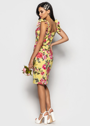 Желтое кэжуал платье футляр Larionoff с цветочным принтом