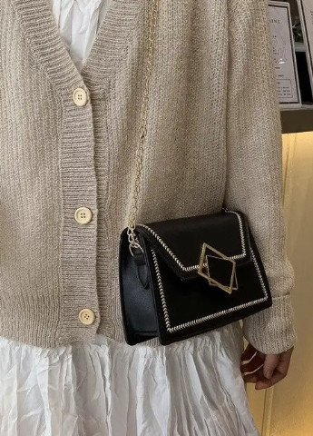 Женская классическая сумочка на цепочке кросс-боди через плечо клатч черная No Brand (253016836)