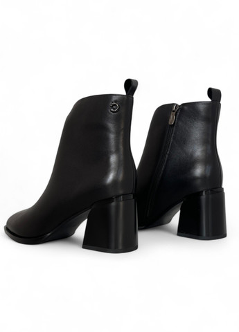 Черные демисезонная ботильоны Melanda.M