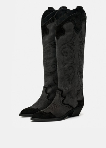 Женские черные сапоги казаки Zara с вышивкой, с аппликацией и на низком каблуке