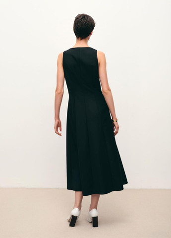 Черное кэжуал платье на запах JUL однотонное