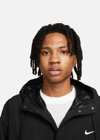 Чорна демісезонна куртка fd2869-010 Nike M SWOOSH WVN PARKA