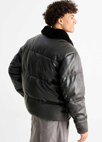 Чорна демісезонна куртка C&A