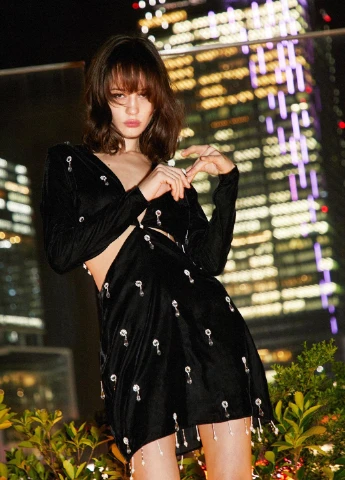 Чорна коктейльна сукня Nasty Gal однотонна