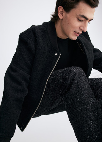 Черная демисезонная куртка H&M