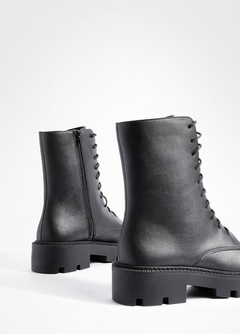 Осенние ботинки берцы Boohoo со шнуровкой из искусственной кожи