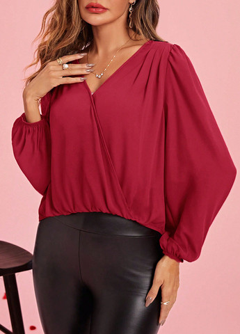 Комбинированная блузка на запах SHEIN