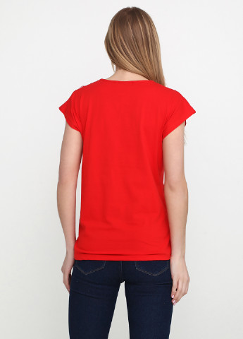 Красная летняя футболка SEZ 10