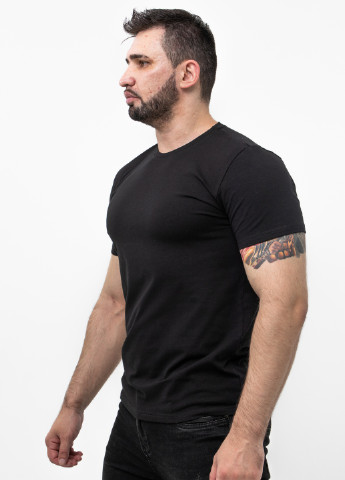 Чорна футболка базова чоловіча з коротким рукавом TvoePolo