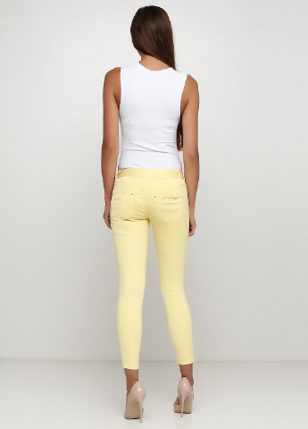 Желтые кэжуал демисезонные зауженные брюки Vero Moda