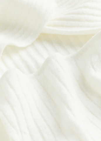 Молочное кэжуал платье силуэтная, с открытой спиной H&M однотонное