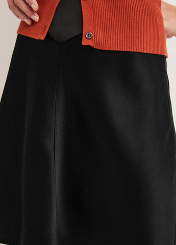 Черная кэжуал однотонная юбка Boden а-силуэта (трапеция)