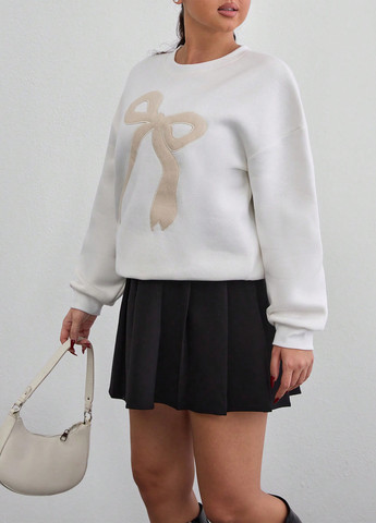 Белый свитшот SHEIN рисунок аппликация, вышивка (337833802)