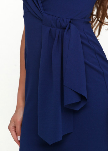 Темно-синее деловое платье на запах, футляр Rinascimento однотонное