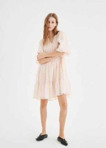 Бежевое платье In Wear