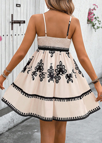 Кремова кежуал сукня з відкритою спиною SHEIN з малюнком