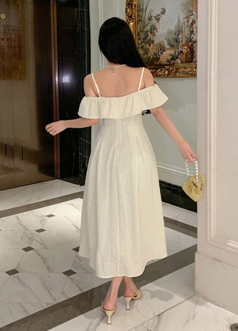 Айвори кэжуал платье с открытыми плечами, а-силуэт, клеш SHEIN однотонное