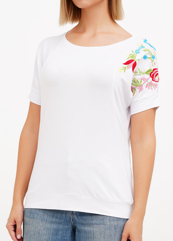 Белая блуза Sassofono