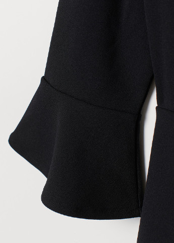 Черное кэжуал платье клеш H&M однотонное