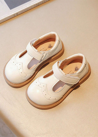 Белые туфли на низком каблуке SHEIN