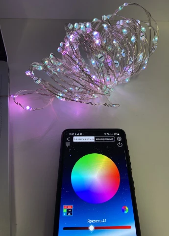 Розумна світлодіодна смарт гірлянда RGB для ялинки новорічного декору керування кольором з телефону 15 м 150 LED (75102-Нов) Francesco Marconi (251345180)