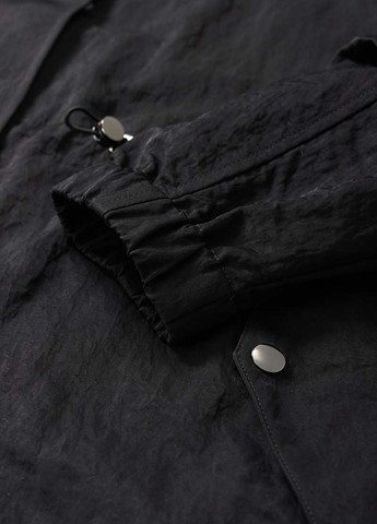 Черная демисезонная куртка C&A