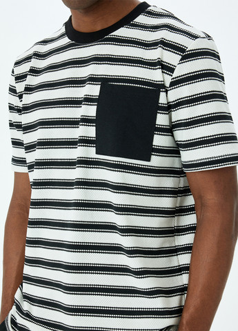 Чорно-біла футболка KOTON