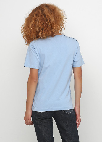 Светло-голубая летняя футболка Lee