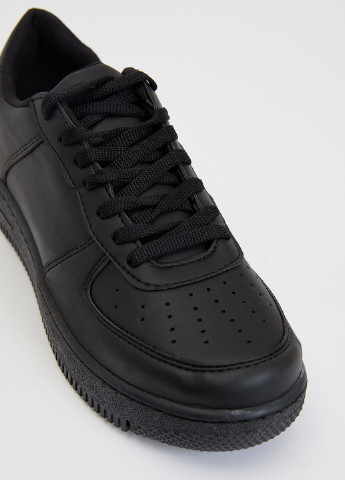 Черные демисезонные кросовки DeFacto